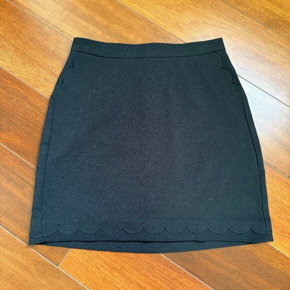 Banana Republic Scalloped Edge Black Skirt Size 2 - Picture 1 of 7